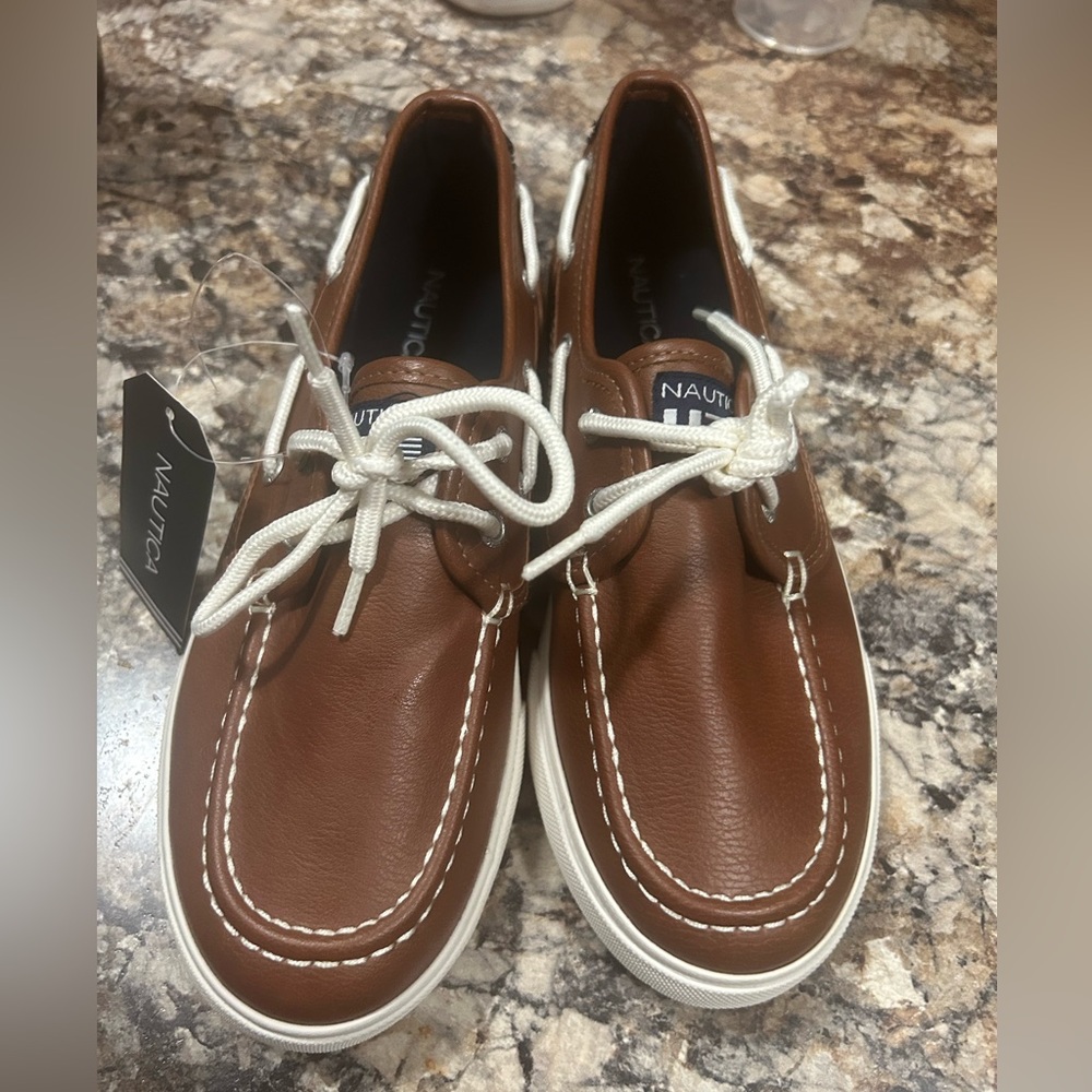 NEW Nautica Shoes Youth 5 Spinnaker Boat Tan Brown Leather Comfort Toe Slip On